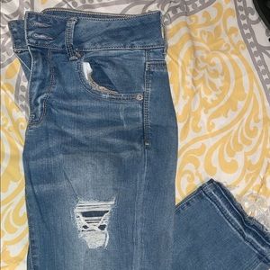 American Eagle capris!